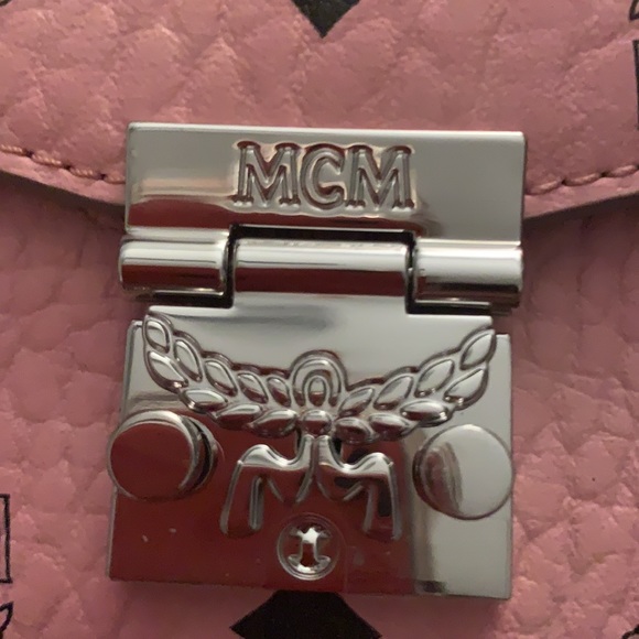 👛SOLD👛GORGEOUS MCM Soft Pink Visetos MILLIE Purse~NWT - Picture 9 of 15